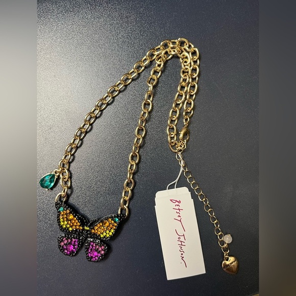 *NWT* Betsey Johnson Crystal Butterfly Pendant Necklace - Picture 1 of 4